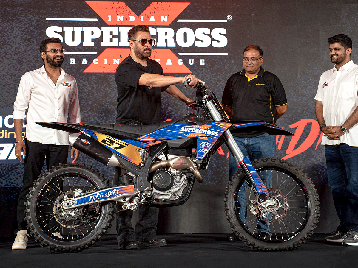 Salman Khan Launch Supercross Racing League Season 2 Trophy3