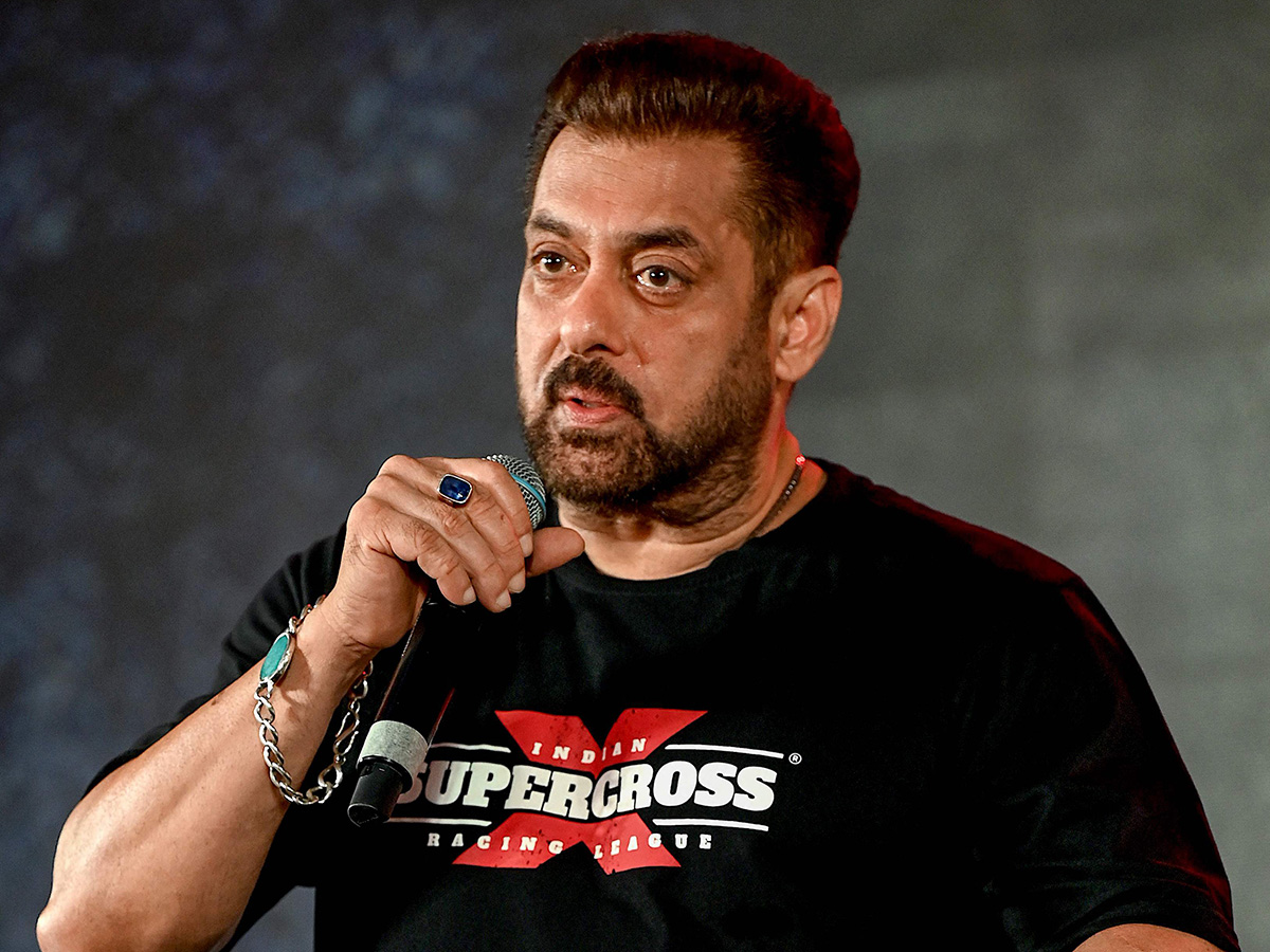 Salman Khan Launch Supercross Racing League Season 2 Trophy4