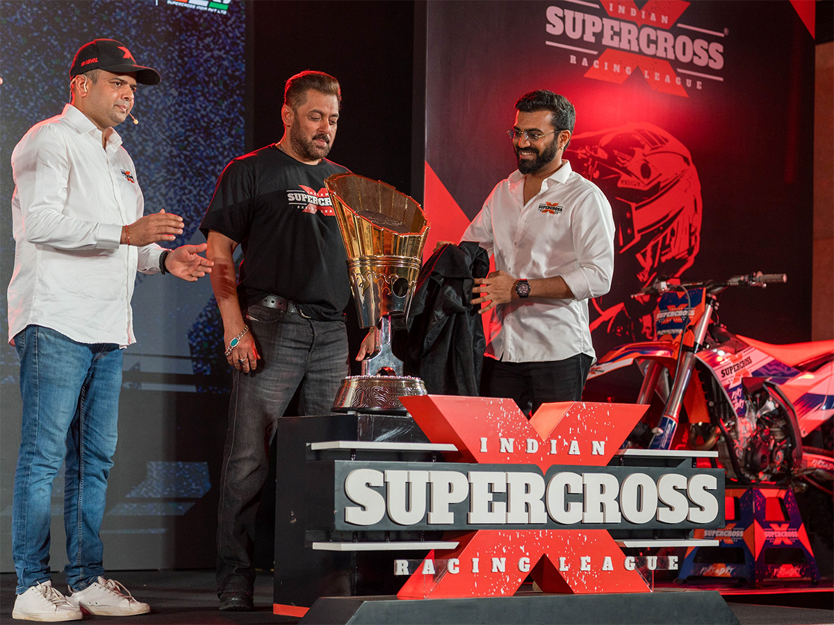 Salman Khan Launch Supercross Racing League Season 2 Trophy5