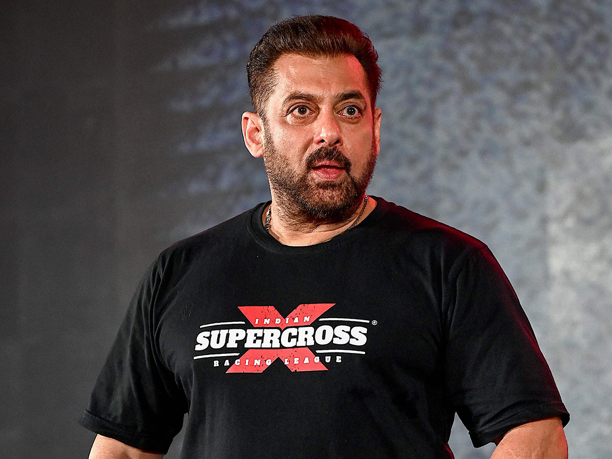 Salman Khan Launch Supercross Racing League Season 2 Trophy6