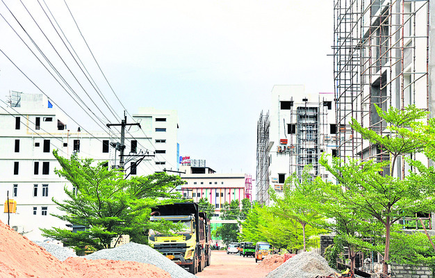 మంత్రి మాటలు నీటిమూటలేనా..? 
1
