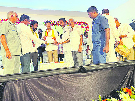 అధ్యాపకుల రెన్యువల్‌కు దరఖాస్తుల ఆహ్వానం 1