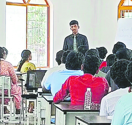 పోలీస్‌ టెన్నిస్‌ కోర్టు ప్రారంభం 1