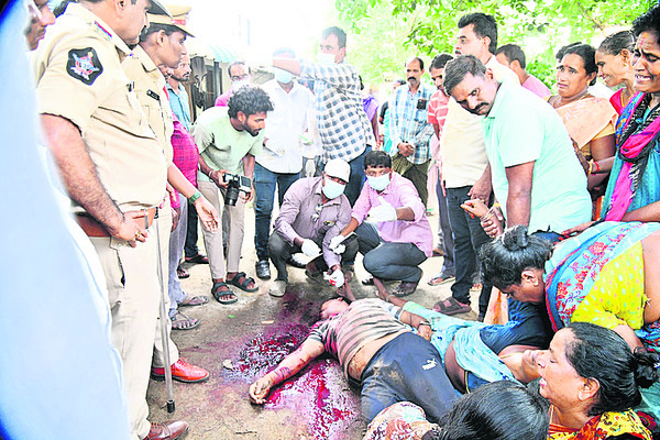 నిందితులకు స్వేచ్ఛ 1