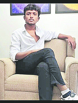 రోడ్డు ప్రమాదంలో యువకుడు దుర్మరణం1