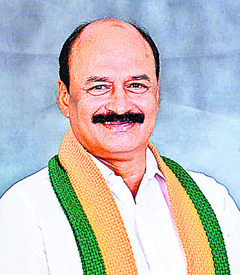 మొక్కలు నాటి సంరక్షించాలి1