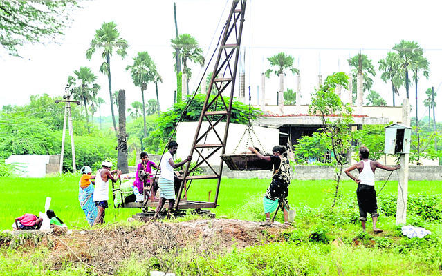 మానేరు వెలవెల.. రైతన్న విలవిల1