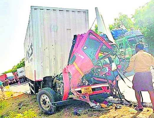 హత్య కేసులో నిందితుల అరెస్ట్
1