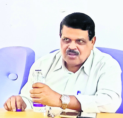 అమృత్‌ భారత్‌ స్టేషన్‌ పనుల పరిశీలన 1
