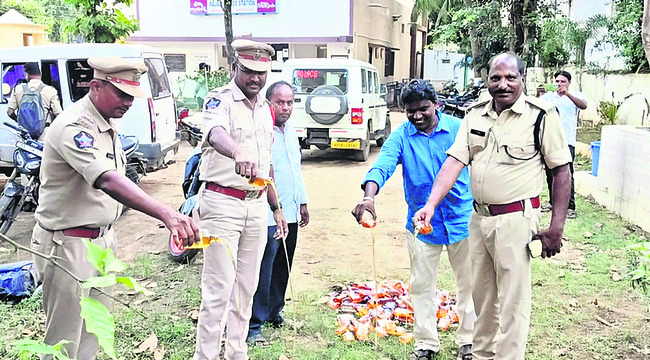 వాలీబాల్‌ విజేత ఏపీఈపీడీసీఎల్‌ జట్టు1