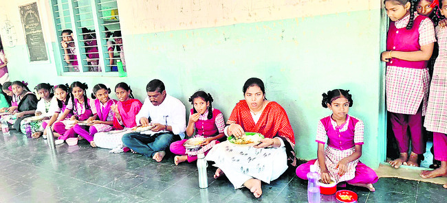 ప్రభుత్వ పాఠశాలల్లో అన్ని వసతులు
2