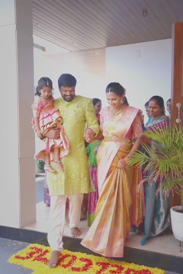 Bigg Boss Fame Adi Reddy Wife Kavitha Seemantham Function Photos5