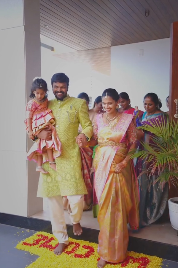 Bigg Boss Fame Adi Reddy Wife Kavitha Seemantham Function Photos6