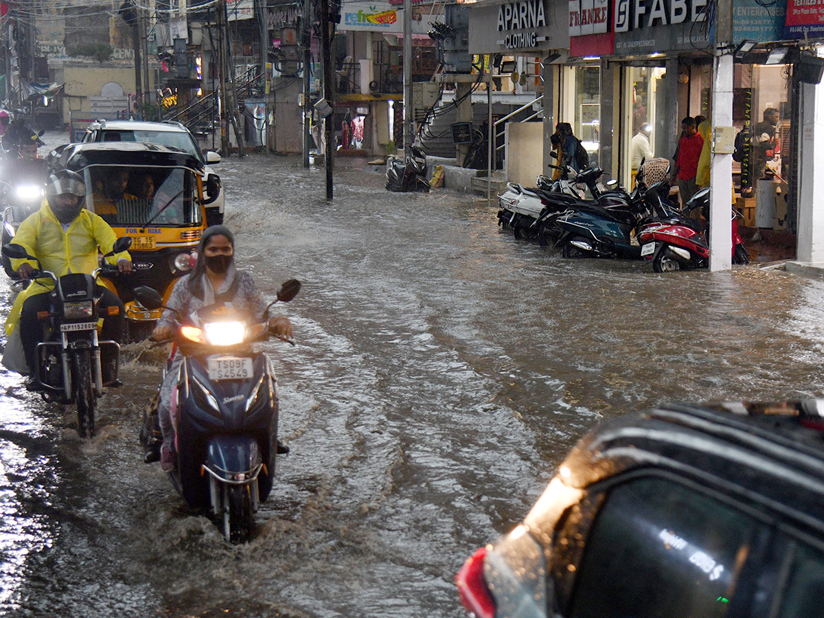 Heavy Rain Lashes Hyderabad Photos2