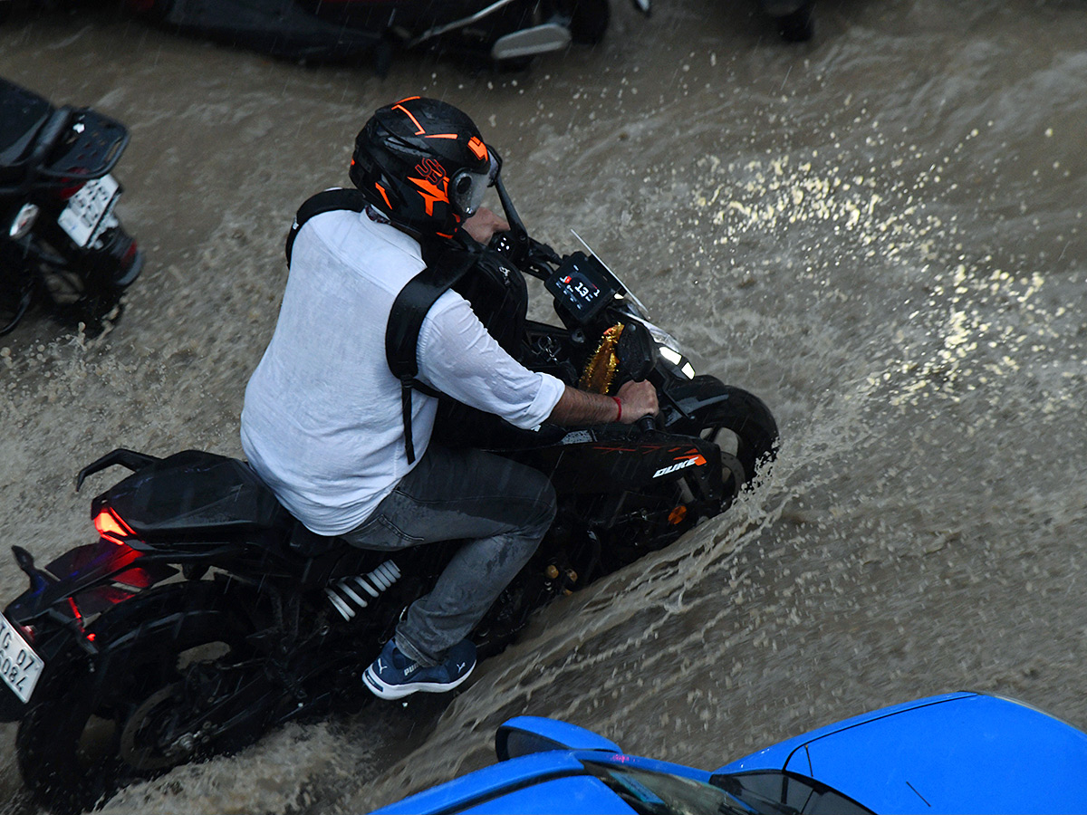 Heavy Rain Lashes Hyderabad Photos12