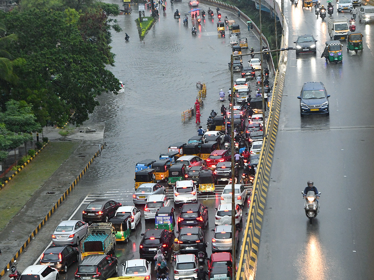 Heavy Rain Lashes Hyderabad Photos16