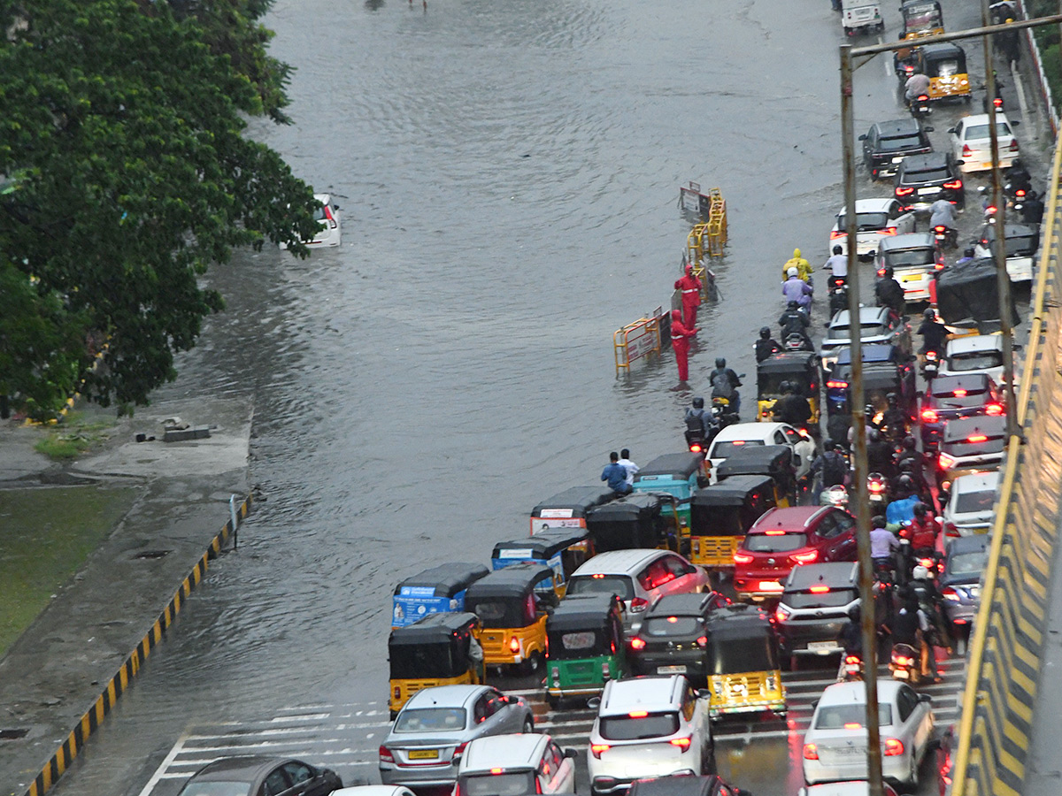 Heavy Rain Lashes Hyderabad Photos17