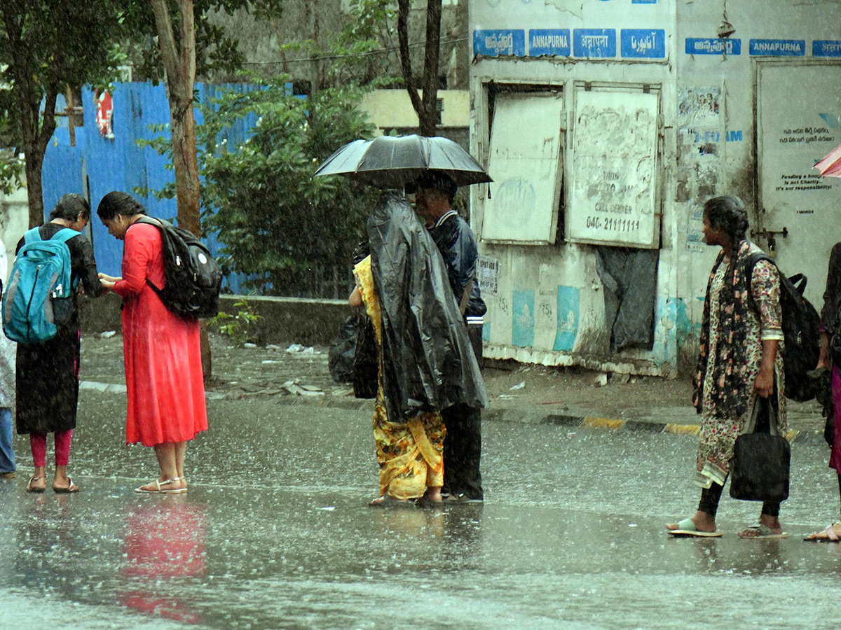 Heavy Rain Lashes Hyderabad Photos22