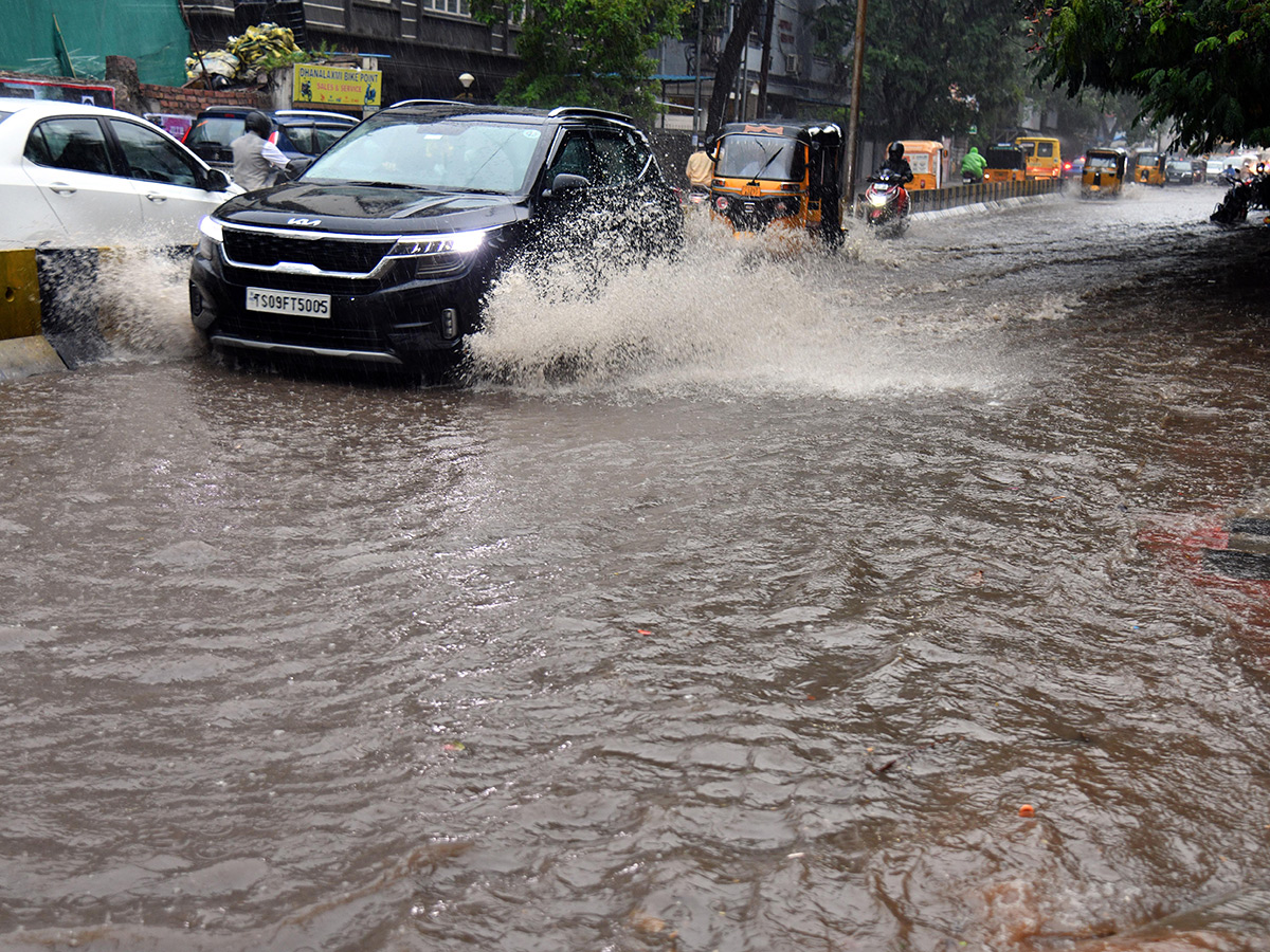 Heavy Rain Lashes Hyderabad Photos28