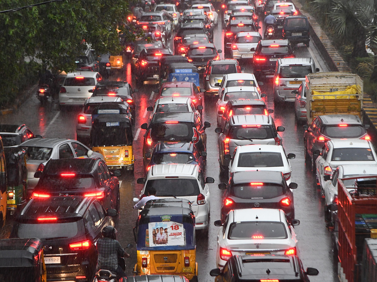 Heavy Rain Lashes Hyderabad Photos32