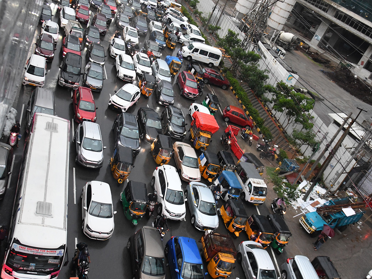 Heavy Rain Lashes Hyderabad Photos8