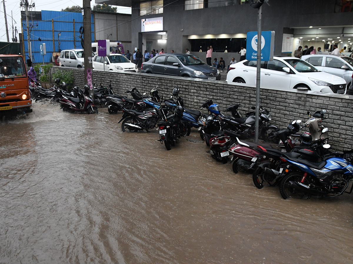 Heavy Rain Lashes Hyderabad Photos10