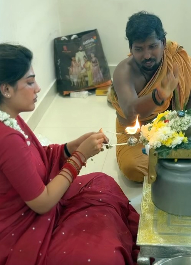 actress supritha at shivalaya temple photos8