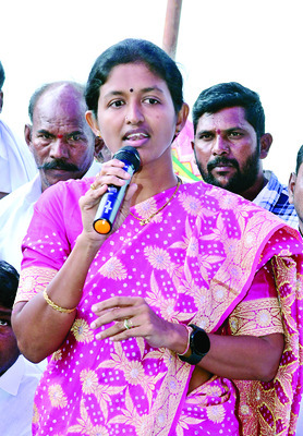 జిల్లాలో ఉష్ణోగ్రతలు స్థిరంగా నమోదయ్యాయి.ఆకాశం మేఘావృతమ3