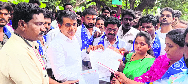 విద్యార్థులు క్రీడల్లో రాణించాలి 1