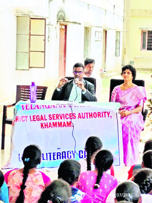 పీహెచ్సీల్లోనే ప్రసవాలు జరగాలి
1