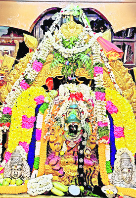 అమ్మవారికి ప్రత్యేక పూజలు   1