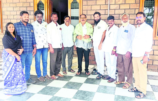 వైఎస్సార్‌సీపీ మైనార్టీ విభాగం అధికార ప్రతినిధిగా సయ్యద2