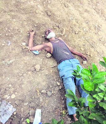 విద్యుత్తు స్తంభాన్ని ఢీకొని ఇద్దరు దుర్మరణం 1