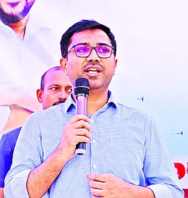 కొత్త కార్డులొచ్చాయ్..
2