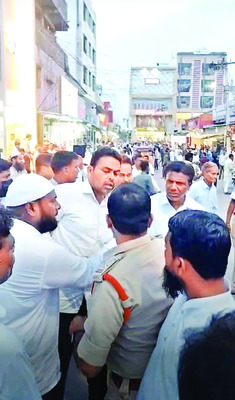 అహ్మదీ బజార్లో ఆక్రమణల తొలగింపు1