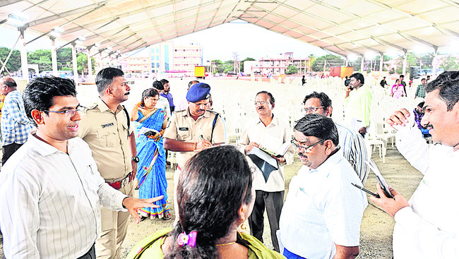 మౌలిక వసతుల కల్పనకు నిధులు లేక 3
