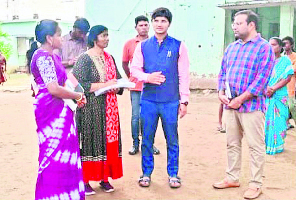 ప్రచార కరపత్రాల దహనం1