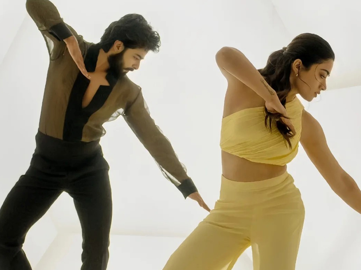 Actress Rashmika 'Nadive' Song HD Stills1