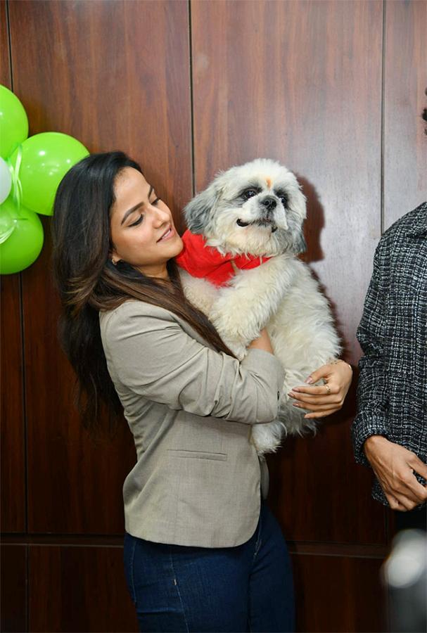 Anand Devarakonda and Vaishnavi Chaitanya in Kompally6