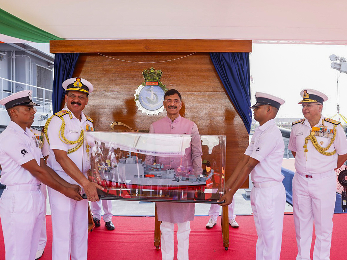 Ceremony of the Indian Navy Ship Nistar in Visakhapatnam14