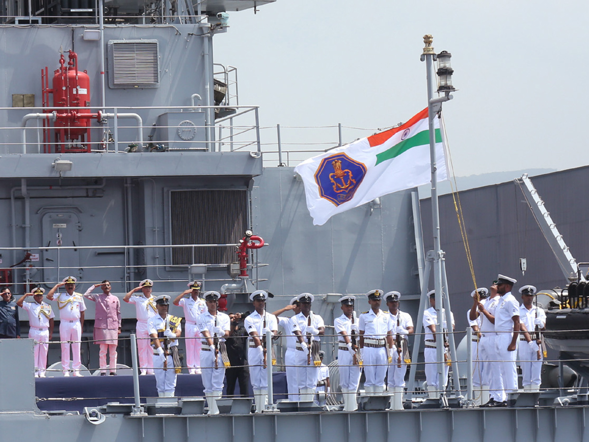 Ceremony of the Indian Navy Ship Nistar in Visakhapatnam3