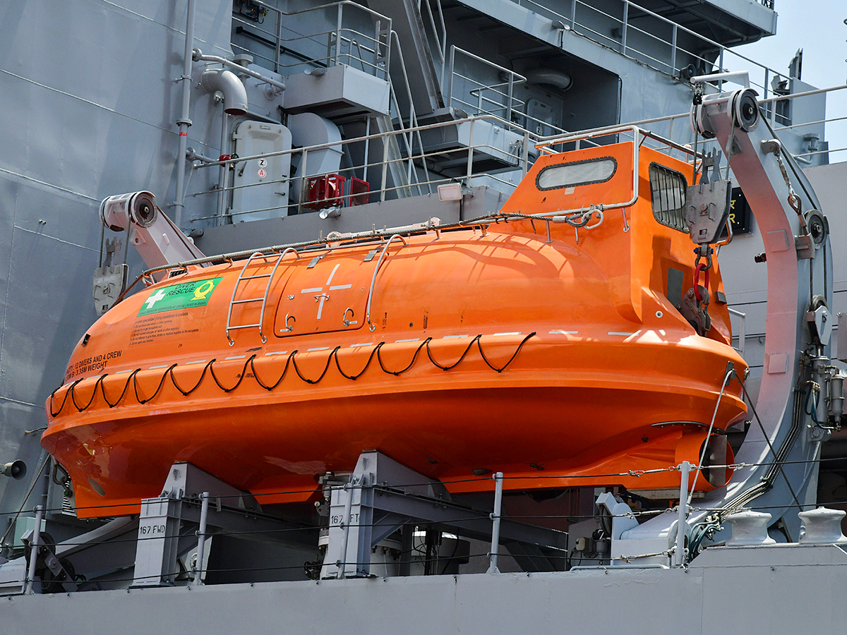 Ceremony of the Indian Navy Ship Nistar in Visakhapatnam6