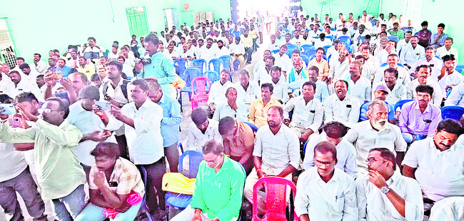కూటమి పాలనలో అంతా చీకట్లు 1