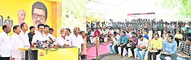 తమిళనాడు ప్రజలందర్నీ ఒకే జట్టుగా, ఒకే వేదిక మీద తెచ్చే 1