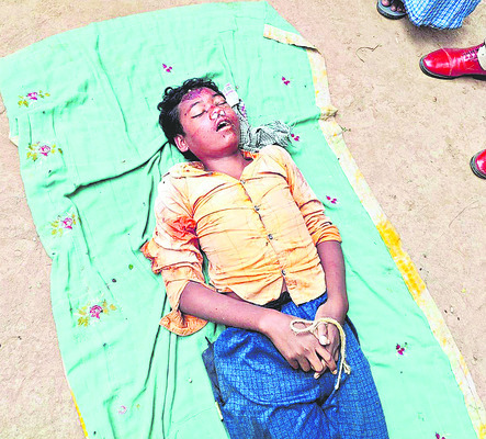 విధి ‘ఆట’కు బాలుడు బలి1