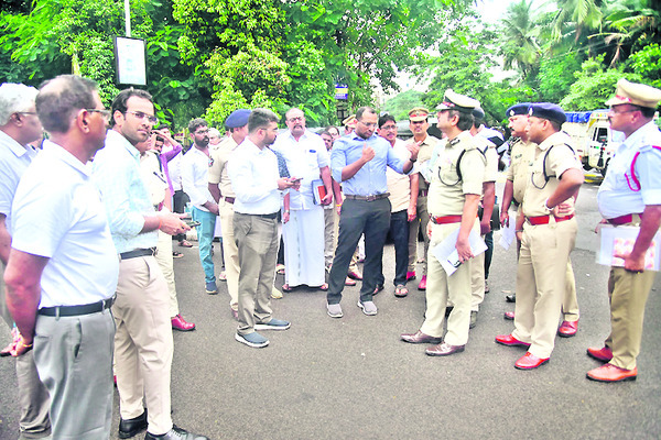 గిరి ప్రదక్షిణకు పకడ్బందీ ఏర్పాట్లు2