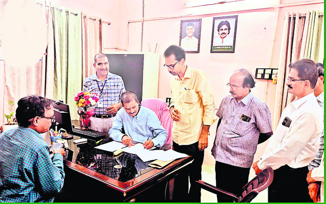 శృంగార వల్లభునికి రూ.31.66 లక్షల ఆదాయం 1