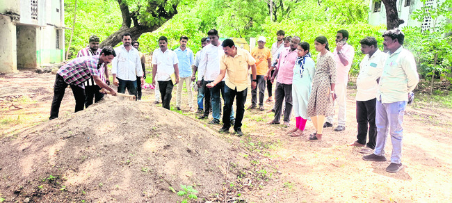 తగలబెడుతున్నారు! 1