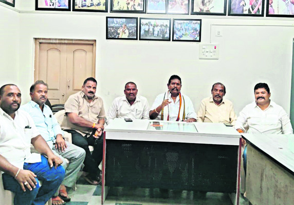 ‘సరిపడా ఎరువులున్నాయి’ 
3