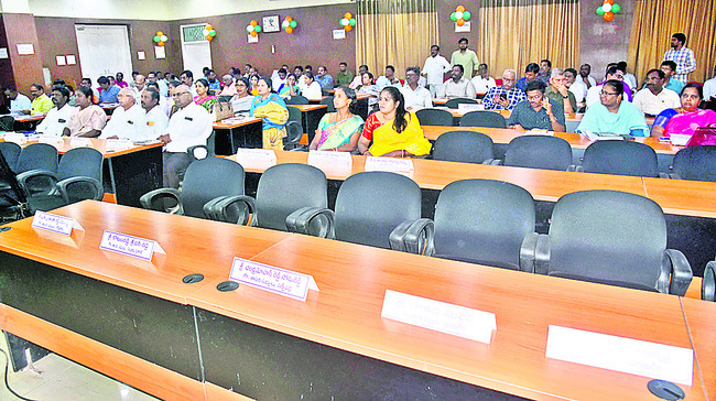 కేంద్ర పథకాలపై రైతులకు అవగాహన 1